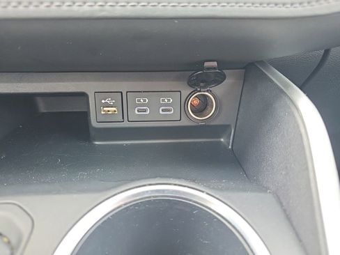 Used 2024 Toyota Highlander XLE image 31