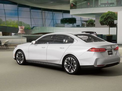 New 2026 BMW 530i w/ Premium Package RWD image 26