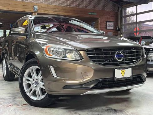 Used 2015 Volvo XC60 T5 w/ Proximity Package AWD/4WD image 4