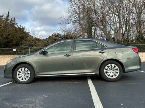 Used 2014 Toyota Camry LE image 7