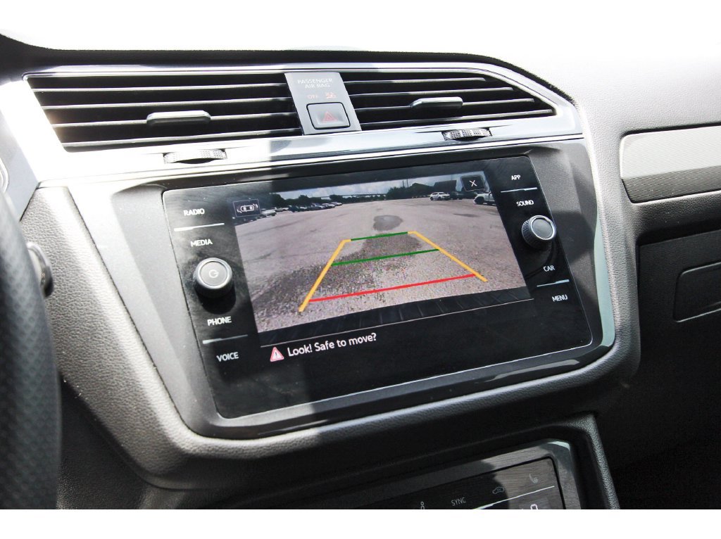 Used 2023 Volkswagen Tiguan SE R-Line FWD image 29