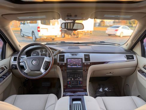 Used 2014 Cadillac Escalade ESV Luxury image 33