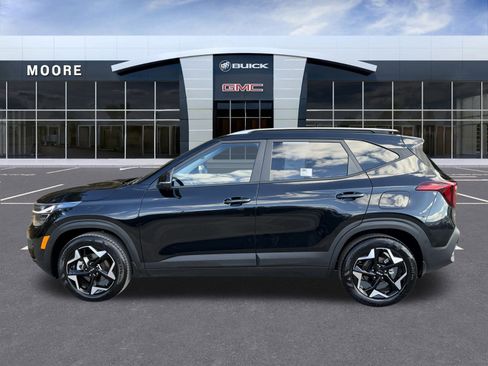 Used 2025 Kia Seltos S image 10