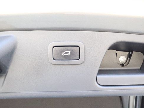 Used 2020 Jaguar E-PACE R-Dynamic S image 5