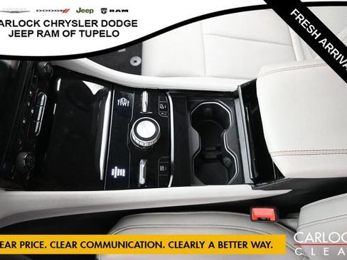 Used 2023 Jeep Grand Cherokee Overland w/ Luxury Tech Group IV AWD/4WD image 23