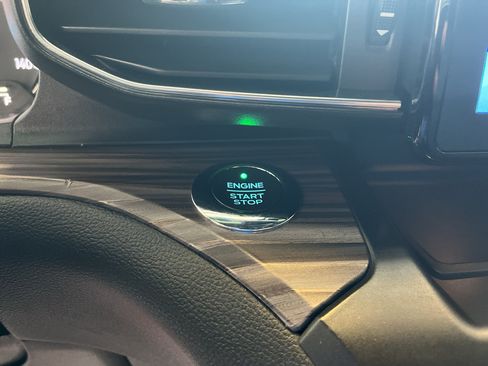 Used 2020 Ford Explorer Limited RWD image 21