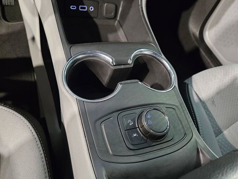 Used 2022 GMC Terrain SLE image 31