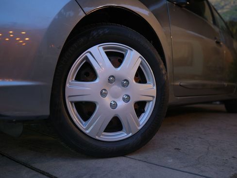 Used 2013 Honda Insight image 35