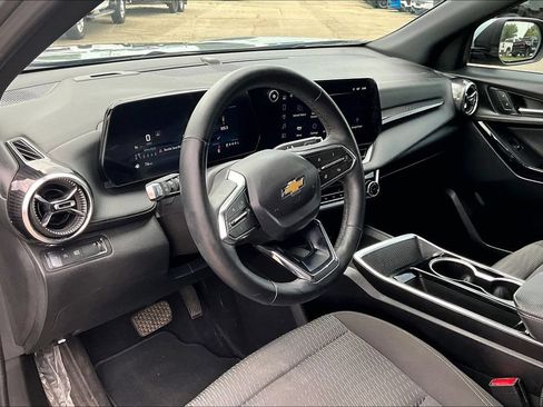 Used 2025 Chevrolet Equinox LT FWD image 13