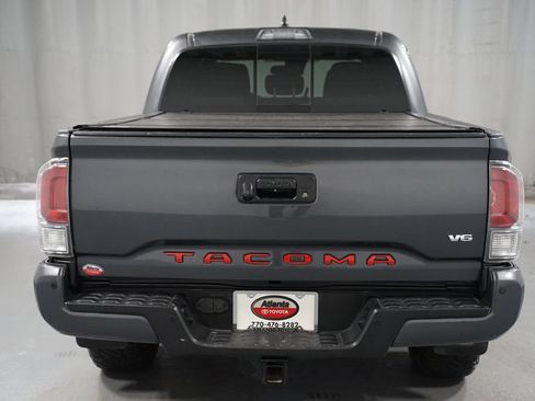 Used 2021 Toyota Tacoma TRD Sport w/ Technology Package RWD image 7