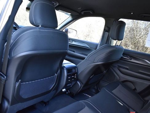 New 2025 Jeep Grand Cherokee Laredo w/ Luxury Tech Group I image 27