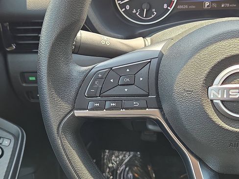Used 2024 Nissan Sentra SV FWD image 19