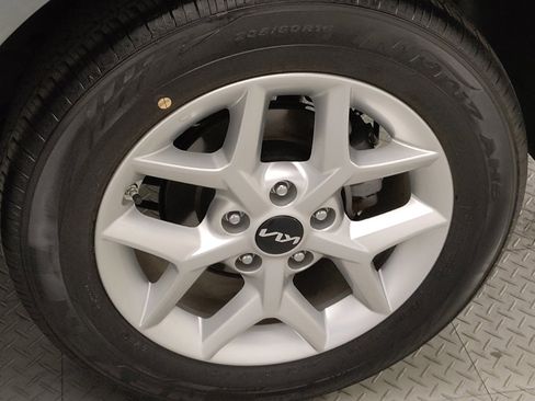 Used 2025 Kia Soul LX image 31