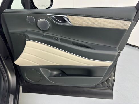 Used 2025 Genesis GV80 2.5T Prestige image 49