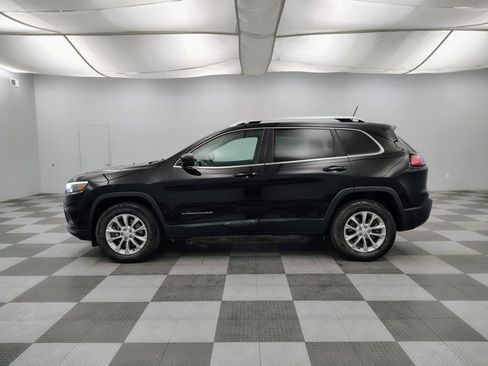 Used 2019 Jeep Cherokee Latitude w/ Cold Weather Group AWD/4WD image 5