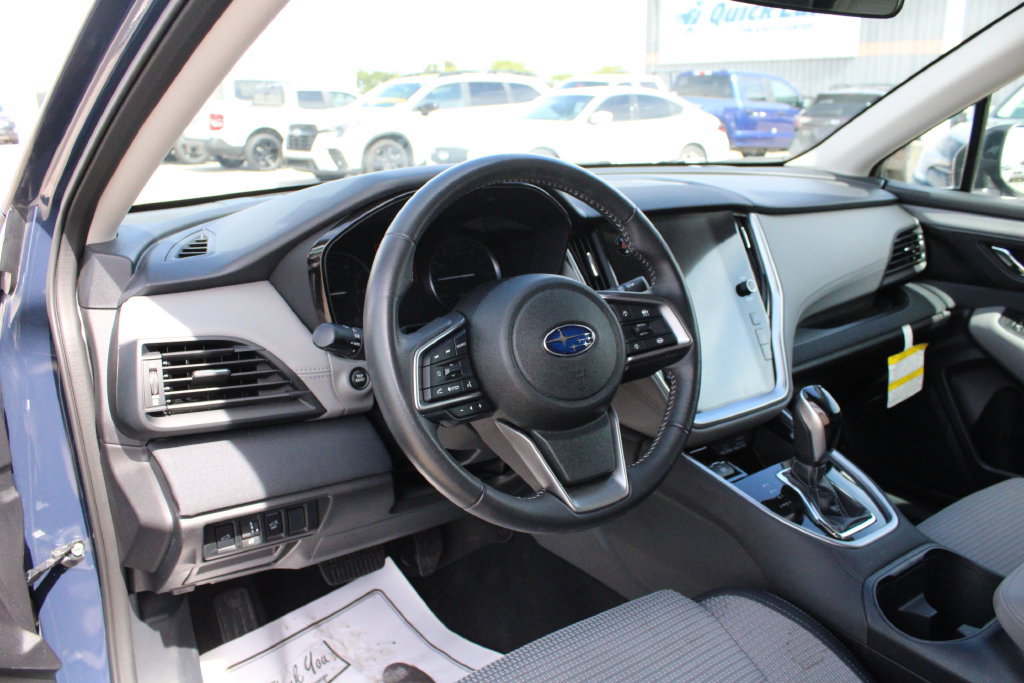 Used 2024 Subaru Outback Premium AWD/4WD image 2