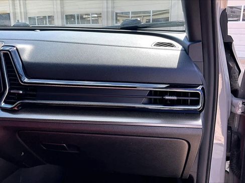 Used 2023 Kia Sportage SX image 17