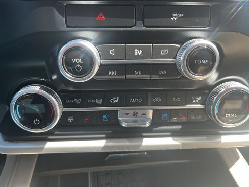 Used 2023 Ford Expedition Limited AWD/4WD image 24