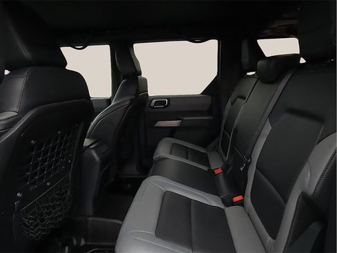 Used 2022 Ford Bronco Black Diamond image 9