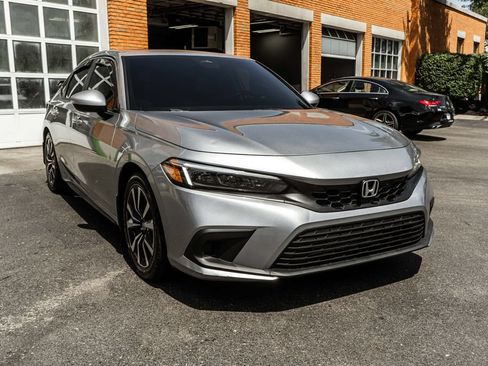 Used 2024 Honda Civic EX-L image 5