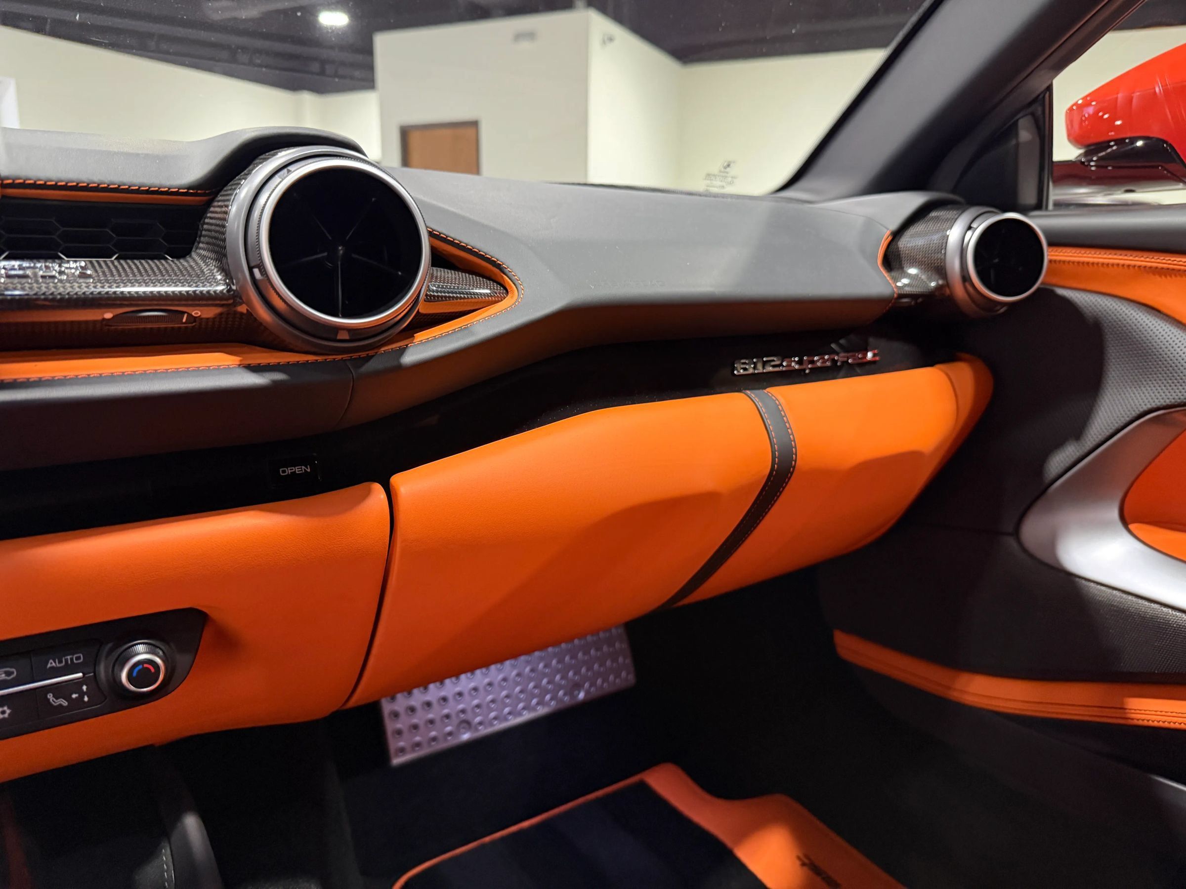Used 2020 Ferrari 812 Superfast RWD image 50