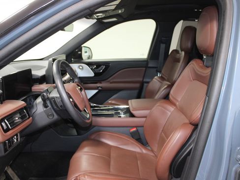 Used 2025 Lincoln Aviator Reserve w/ Equipment Group 201A AWD/4WD image 18