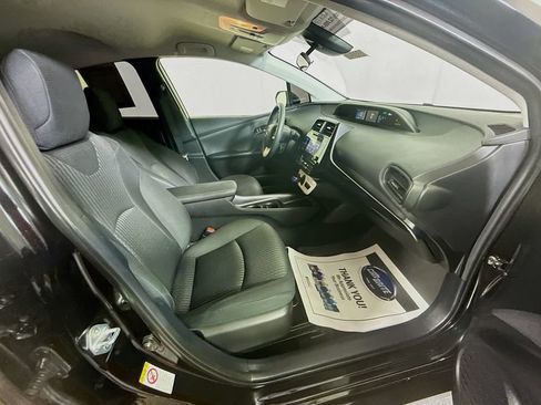 Certified 2018 Toyota Prius Two w/ Prius Two Safety Plus Package FWD image 26