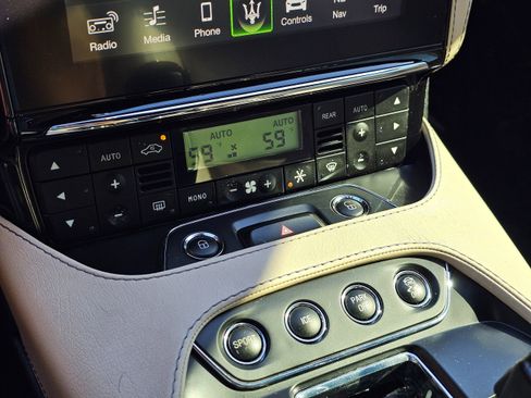 Used 2018 Maserati GranTurismo Sport image 28