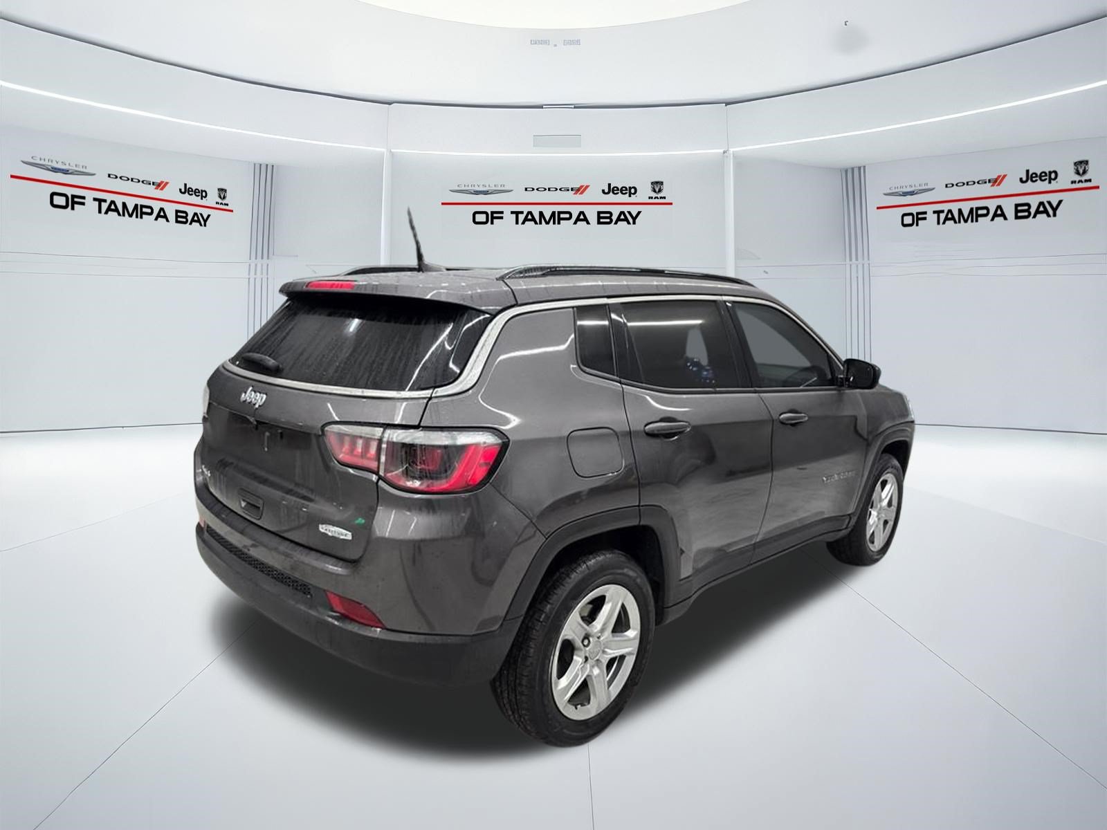 Used 2023 Jeep Compass Latitude AWD/4WD image 6