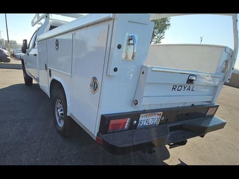 Used 2024 Chevrolet Silverado 2500 W/T w/ WT Convenience Package image 4