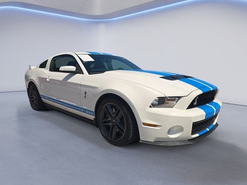 Used 2010 Ford Mustang Shelby GT500 RWD image 8