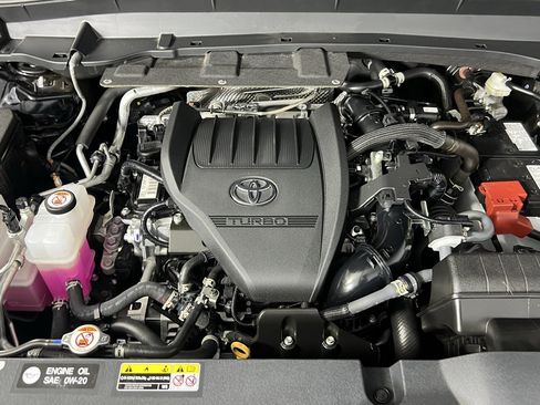 Used 2025 Toyota Grand Highlander AWD image 34