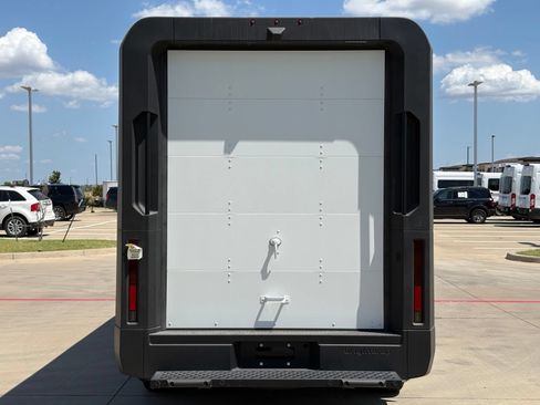 Used 2024 Chevrolet Brightdrop 600 w/ Commercial Equipment Package AWD/4WD image 6