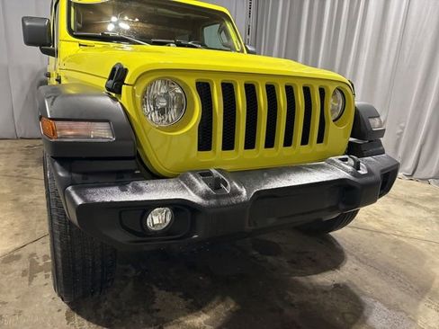Used 2022 Jeep Wrangler Sport AWD/4WD image 4