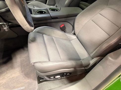 Used 2023 Porsche Taycan 4S w/ Performance Package image 39