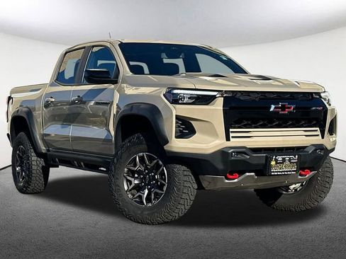 Used 2024 Chevrolet Colorado ZR2 w/ Safety Package image 2