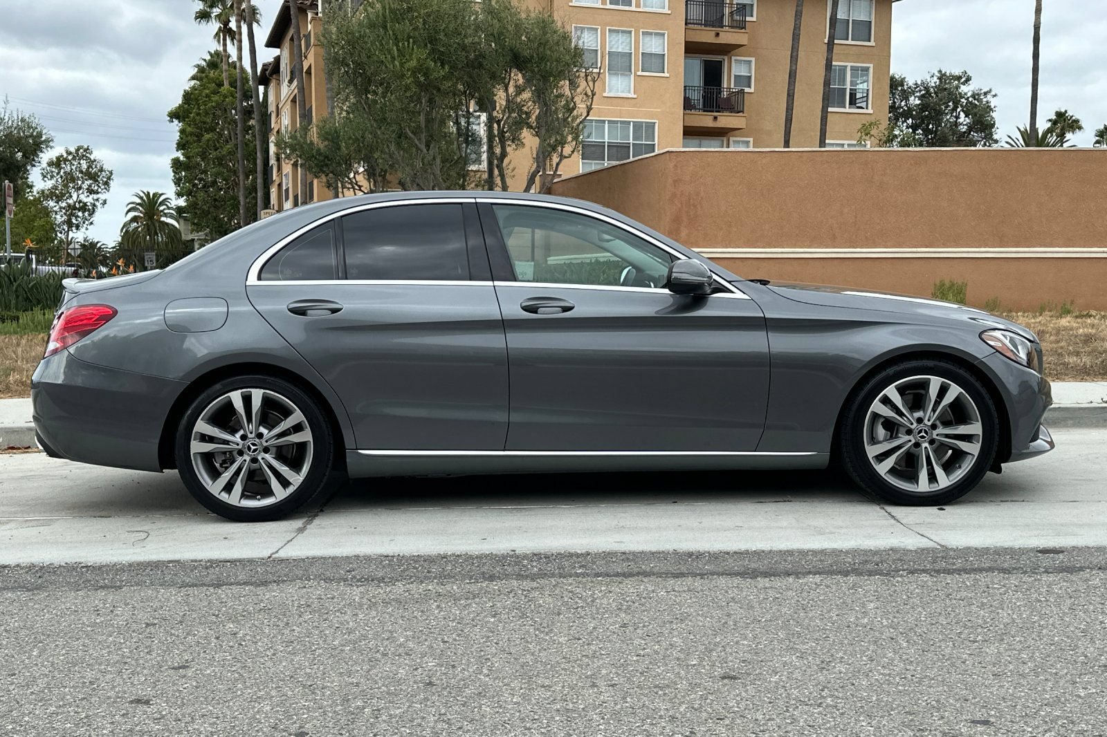 Used 2017 Mercedes-Benz C 300 Sedan image 3