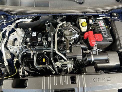 Used 2025 Nissan Kicks SR FWD image 31