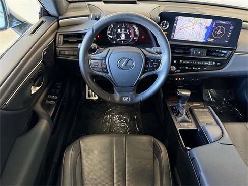 Certified 2022 Lexus ES 350 F Sport image 4