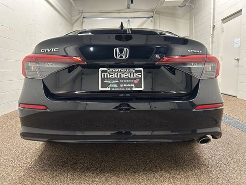 Used 2023 Honda Civic Sport image 3