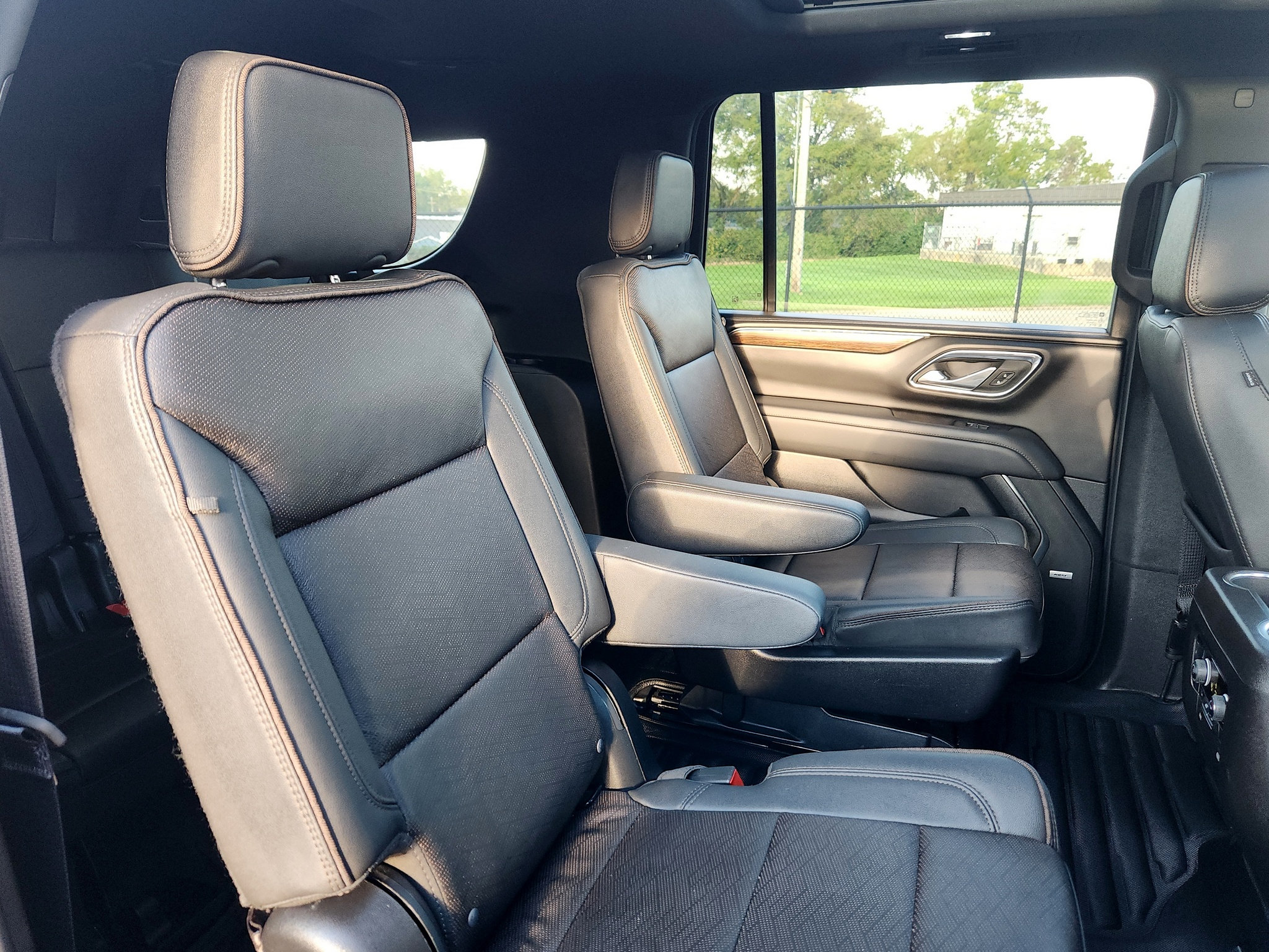 Used 2024 Chevrolet Suburban High Country AWD/4WD image 52