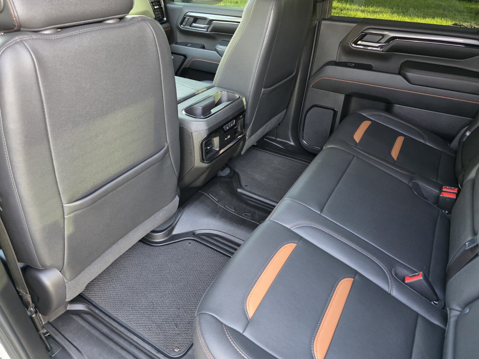 Used 2024 GMC Sierra 2500 AT4 w/ AT4 Premium Plus Package AWD/4WD image 16