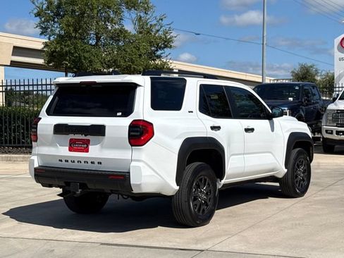 Used 2026 Toyota 4Runner SR5 AWD/4WD image 5