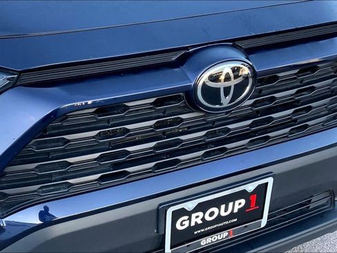Used 2023 Toyota RAV4 XLE image 28