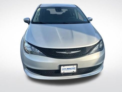 Used 2023 Chrysler Voyager LX FWD image 8