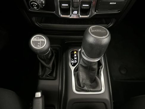 Used 2021 Jeep Gladiator Sport AWD/4WD image 42