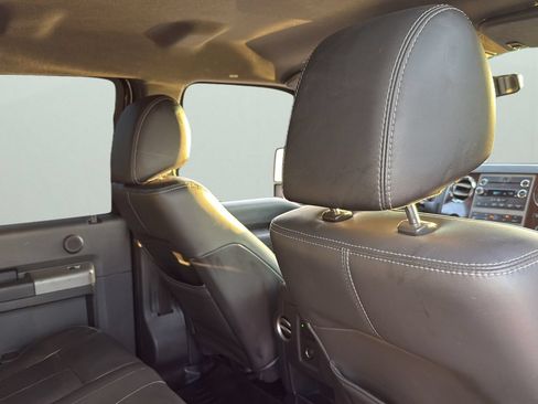 Used 2011 Ford F250 Lariat w/ Lariat Interior Pkg AWD/4WD image 28