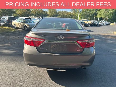 Used 2017 Toyota Camry SE FWD image 4