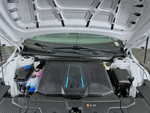 Used 2024 Hyundai Ioniq 5 SEL image 33