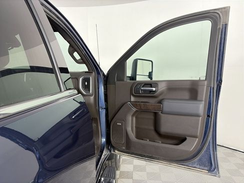 Used 2020 GMC Sierra 3500 Denali w/ Denali Ultimate Package image 30